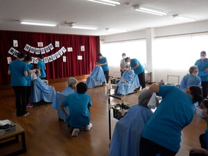 美容奉仕２回目